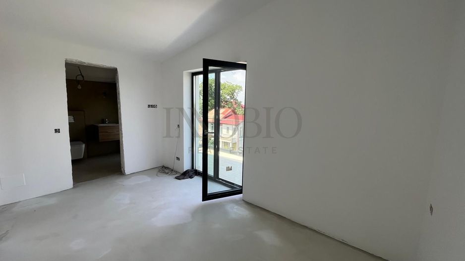 Vilă individuală modernă, P+1+M, cu curte generoasă  Tunari - Poză 9
