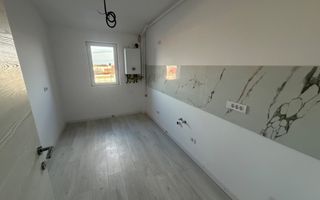 Decomandat. Disponibil imediat. Strada asfaltata - Poză 6