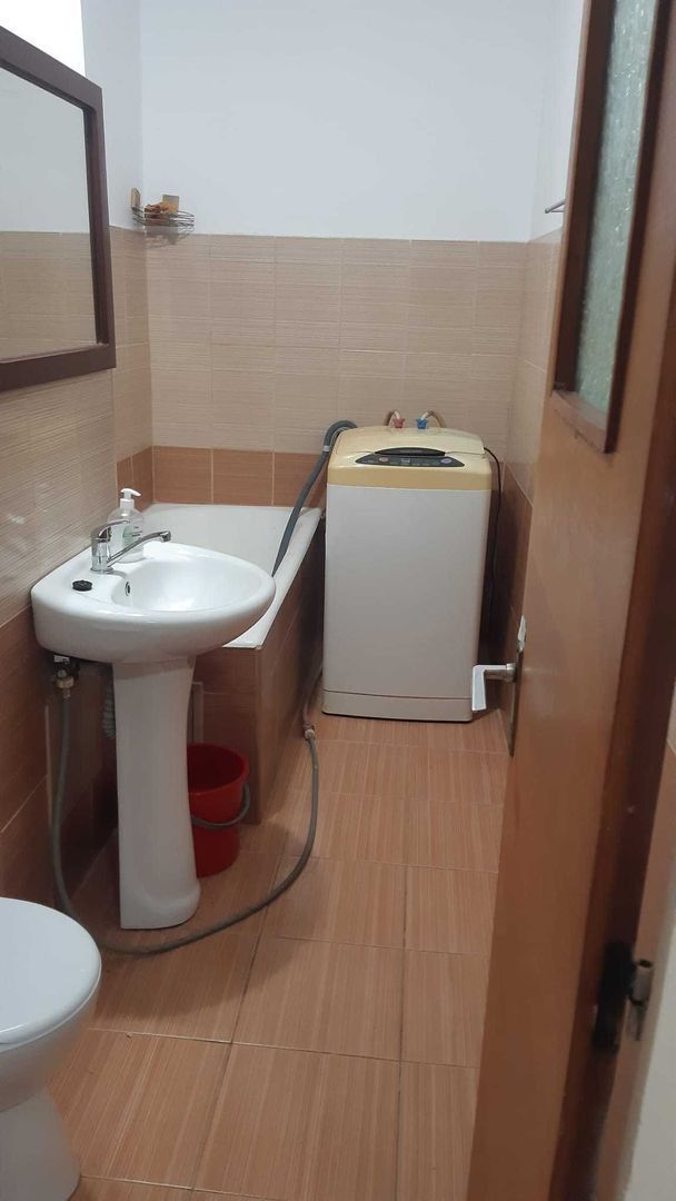 închiriez garsonieră, Mall Vitan, mobilată - Poză 6