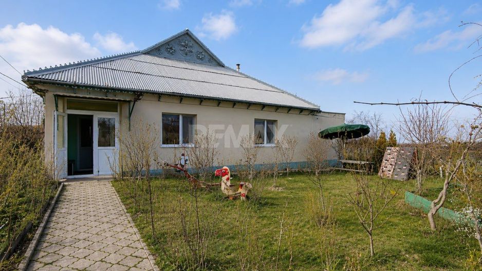 Cahul – Casă 3 Camere + Living | 139 m² | Teren 7.7 ari + Garaj | 89.900 € - Poză 2