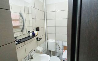 Apartament cu 3 camere, decomandat, zona Vest - Poză 13