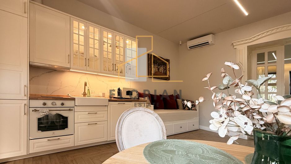 Apartament  modern cu 2 camere in cladire istorica– Zona Sinaia - Poză 1
