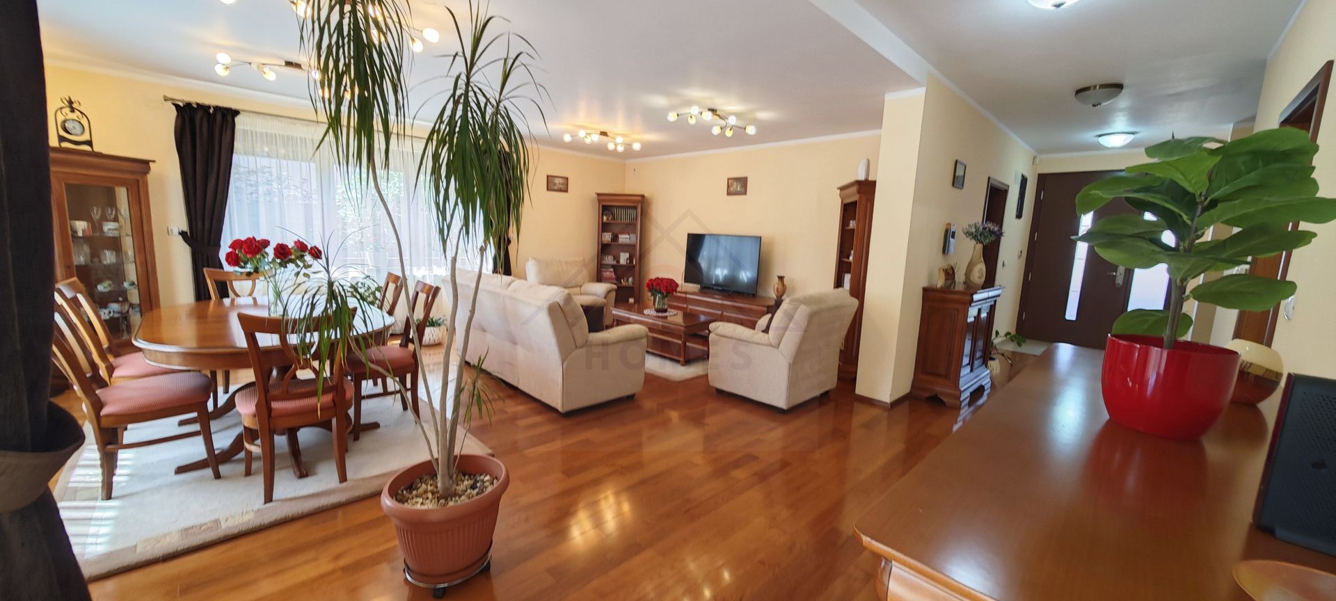 Casa spatioasa. Pretabil si pt. clinica, invatamant, camin varstnici. - Poză 51