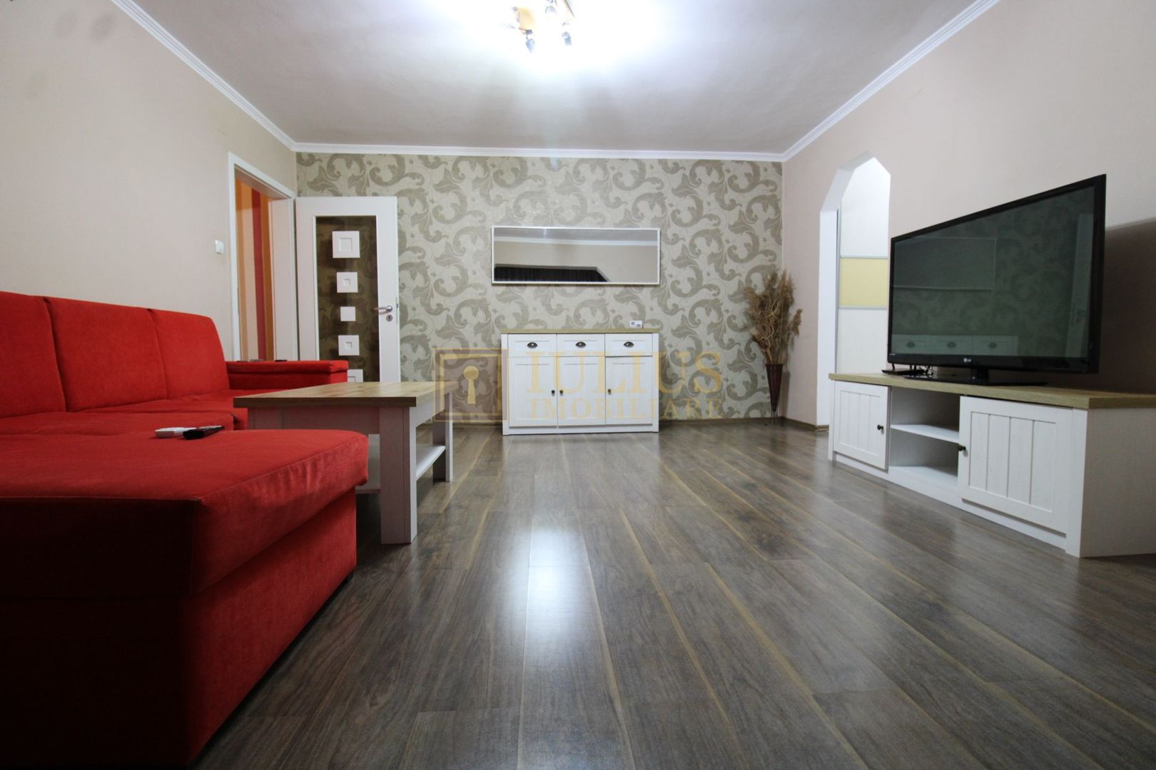 Complex, 3 camere, centrala proprie, aer condiționat. - Poză 1