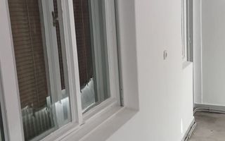 Apartament cu 3 camere si garaj, zona centrala. - Poză 7