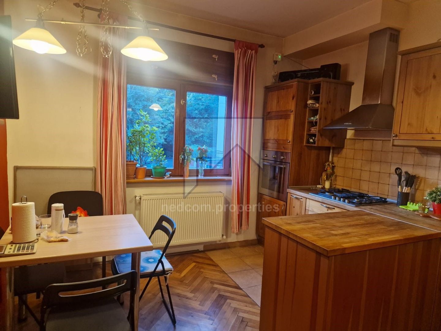 Vanzare apartament 3 camere (E1+M) in Vila (S+P+E1+M) - Teiul Doamnei - Poză 6