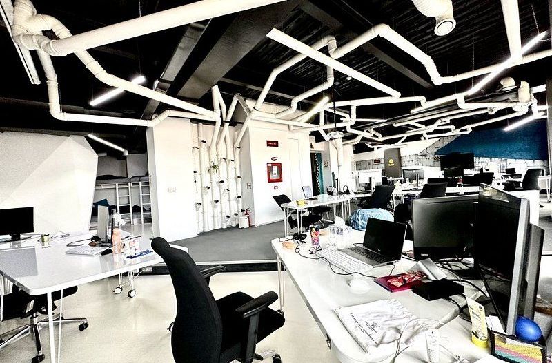 Spacecraft Office - Poză 5