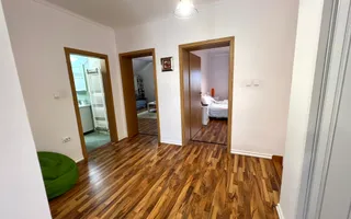 Casa de vanzare - 5 Camere, 2 Bai,  Garaj, 941 mp Teren - Poză 22