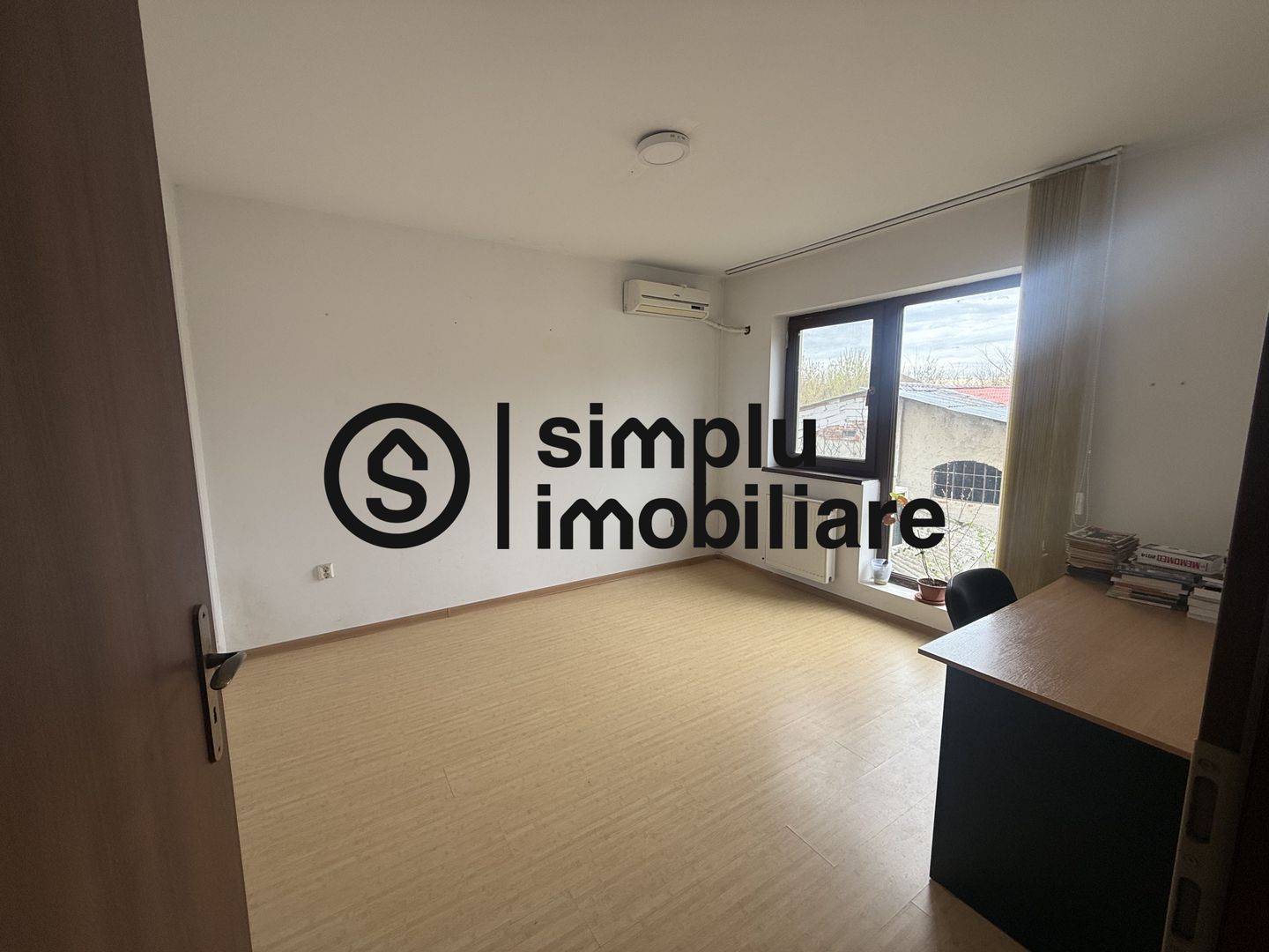 Apartament 3 Camere Decomandat Central et 1/4 - Poză 17