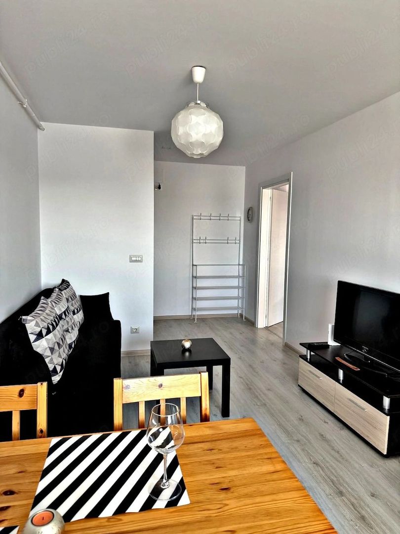 Închiriere Apartament cu 3 camere Pallady, prima închiriere, centrală, balcon - Poză 1