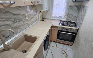 Apartament cu 2 camere ultracentral etaj 1 renovat mobilat utilat - Poză 2