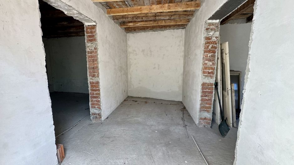 OPORTUNITATE RARA - imobil central, multifunctional, curte PROPRIE - Poză 13