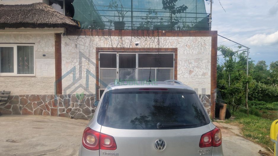 Casă locuibilă și service auto în comuna Deleni, 8 km de orașul Hârlău, 1600 mp teren - Poză 4