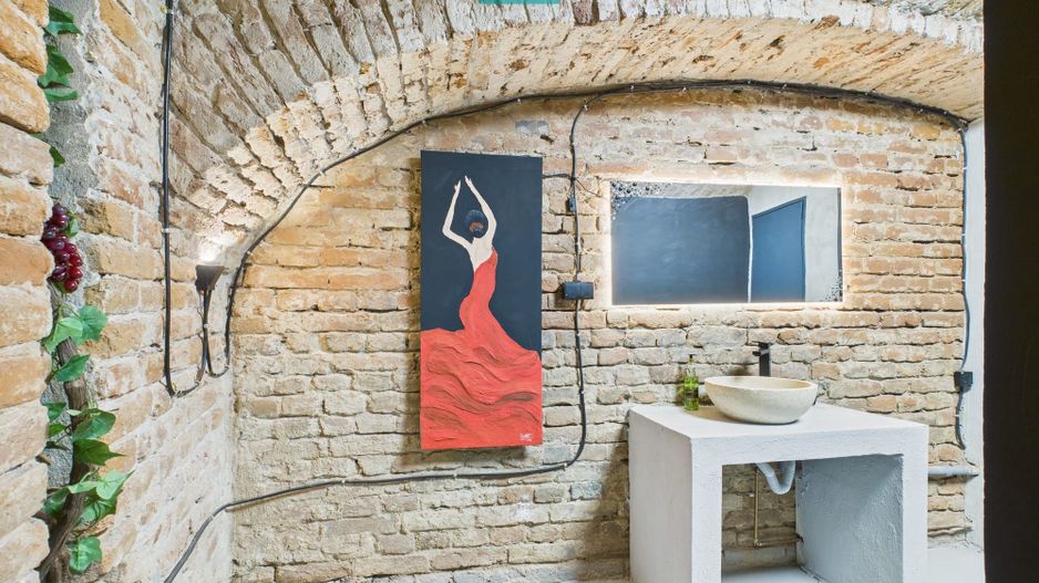 Eleganță subterană - pivniță exclusivistă Arad - Poză 21