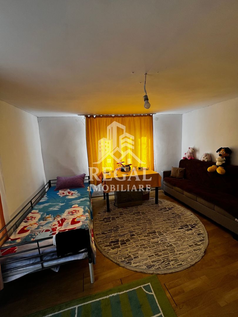 Proprietate cu 2 case și 770 mp teren – vedere spre Castel - Poză 8