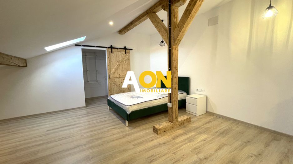 Apartament cu 3 camere, balcon si scara interioara - Poză 10
