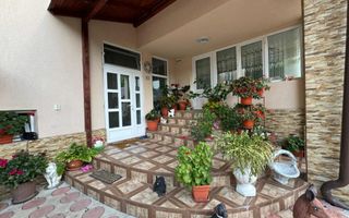 Casa 4 camere, anexe, recent renovata, foisor, teren 781mp, Izvoru, DB - Poză 3