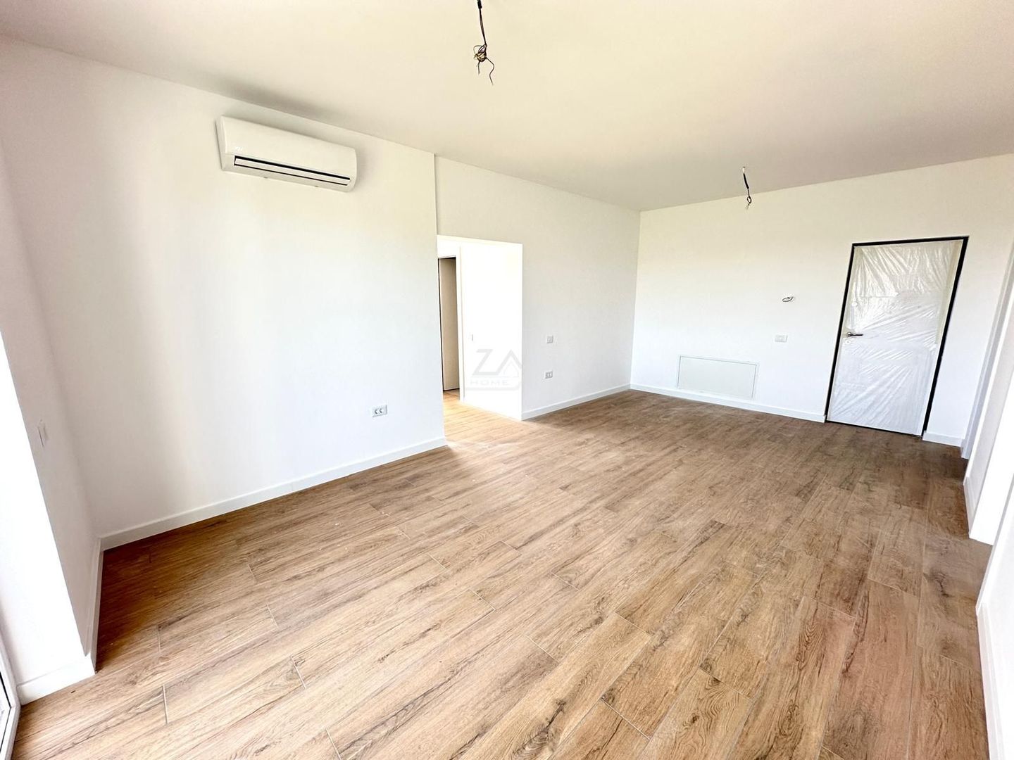 Ap pe 2 niveluri. Decomandat. 2 locuri de parcare. - Poză 3