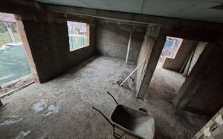 Nu rata aceasta vila semisingle Capat CUG Lunca Cetatuii, statie BUS - Poză 8