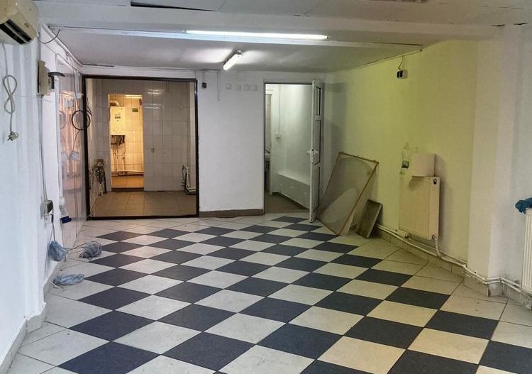 Inchiriez spatiu comercial stradal Eroii Revolutiei S173 - Poză 1