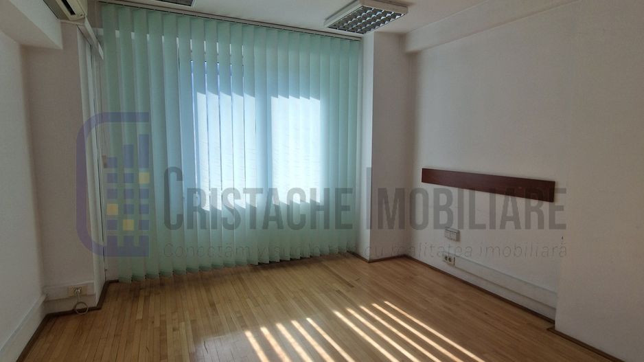 Birou 3 camere, decomandat, nemobilat, Națiunile Unite - Poză 1