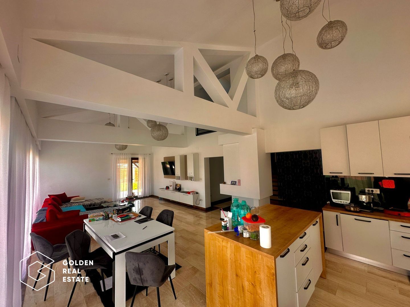 Oportunitate! Vila de lux, Livada, P+E, 5 camere, teren 957mp - Poză 6