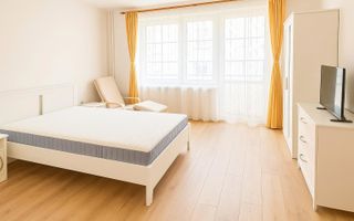 Inchiriez garsoniera vis a vis de Athenee Palace nou renovata - Poză 2