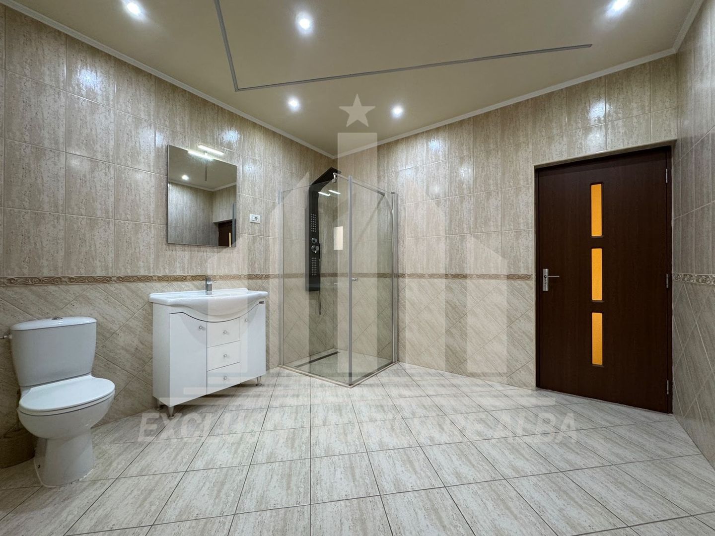 Casa individuala | Pensiune | 560 mp | 1450 mp teren | Cetate - Poză 6