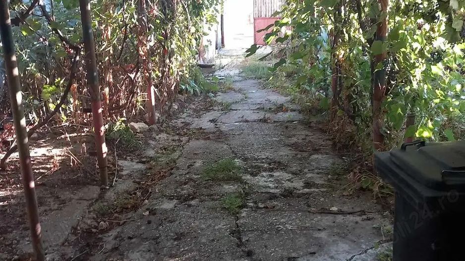 De vanzare casa 6 camere + curte, Rahova/Sos. Alexandriei - Poză 1