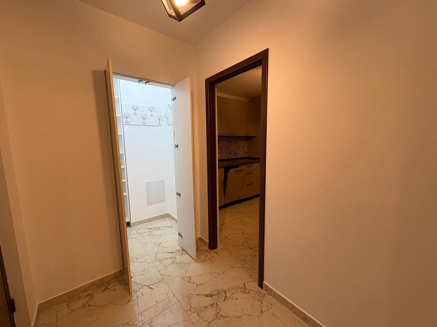 AP. 2 CAMERE P-TA SUDULUI, PRIMA INCHIRIERE,MASINA SPALAT VASE, METROU - Poză 9