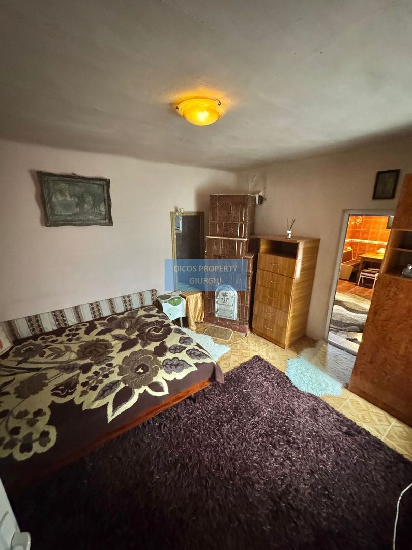 De vânzare casă cu 4 camere, garaj - Poză 13