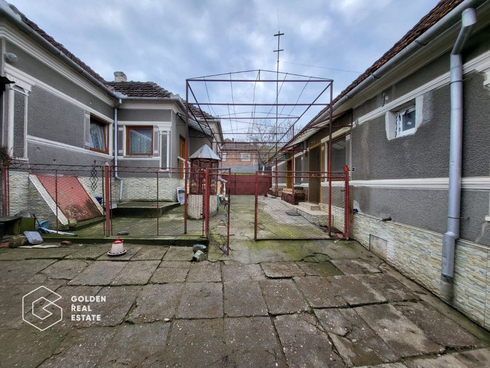 Casa cu 2 corpuri de cladire, oras Lipova - Poză 3