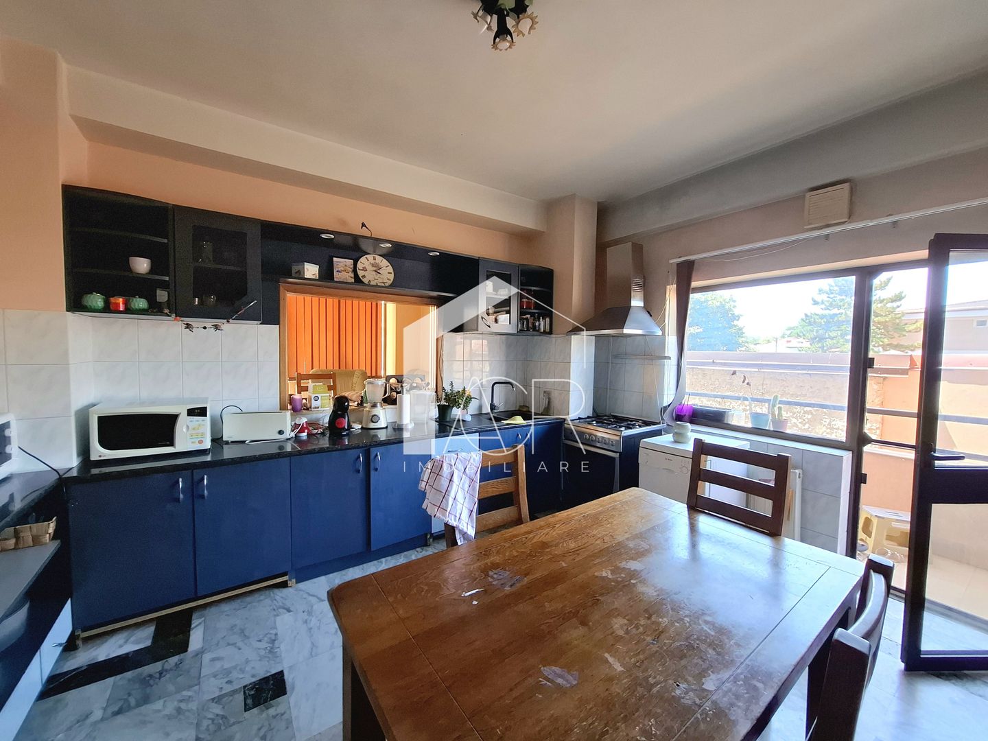 Apartament cu 4 camere, decomandat, zona Democratiei - Poză 5