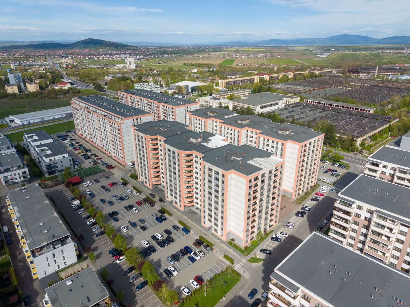 Isaran Coresi-Apartament 3 camere 82 mp loc de parcare si boxa - Poză 29