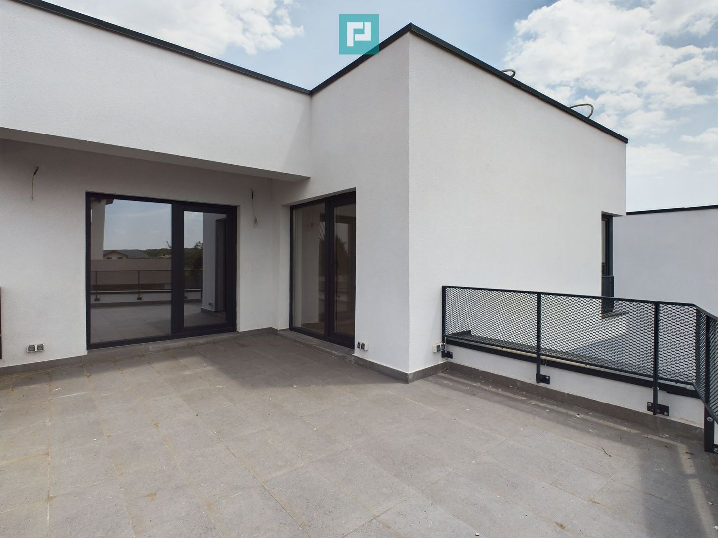 Vilă într-un Complex Rezidențial Nou cu Vedere la Balta Corbeanca - Poză 17