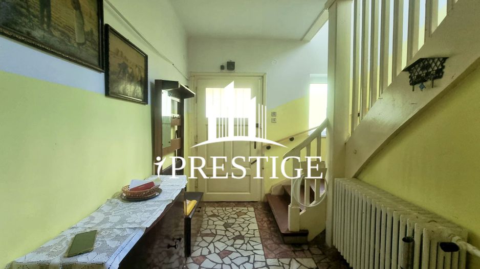 CASĂ INDIVIDUALĂ DE VÂNZARE S+P+E, 2 GARAJE, 777MP TEREN, ULTRACENTRAL - Poză 10