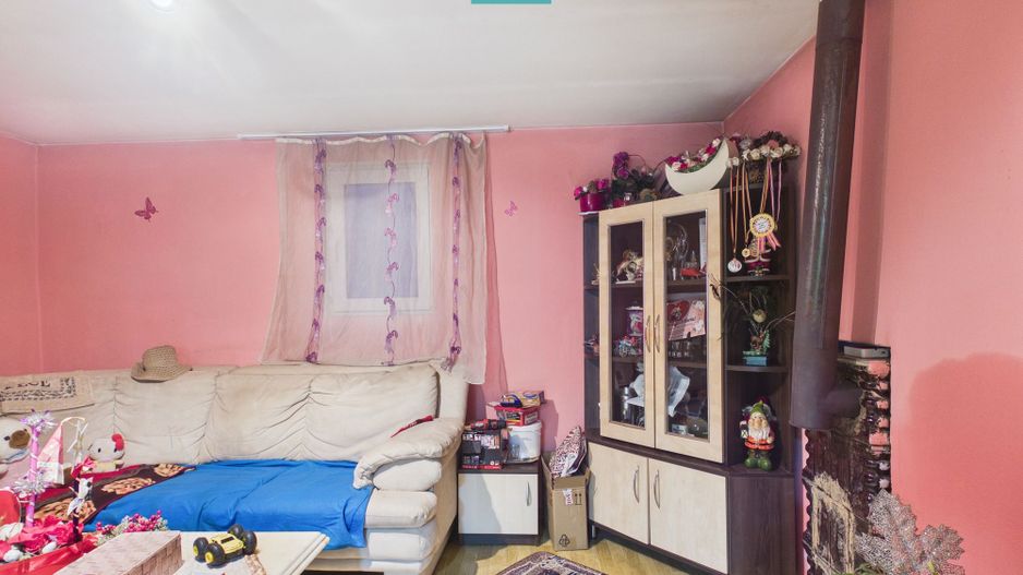 Casă cu 4 camere și 700 mp teren în Cermei - Poză 6