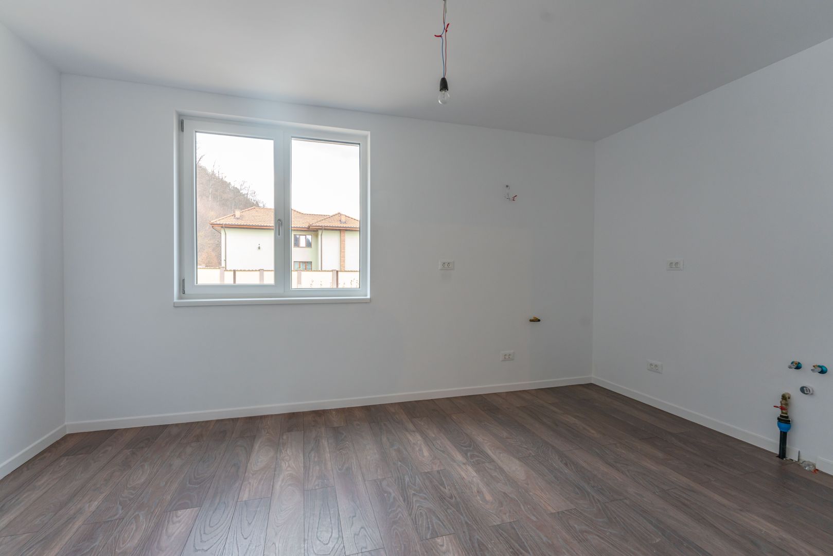 Casa individuala compusa din 4 camere in Bunloc, Sacele - Poză 3