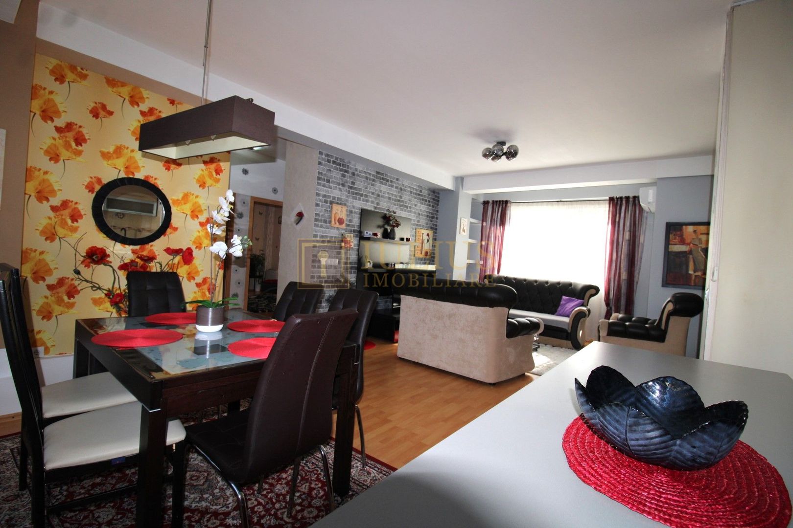 3 camere spatioase, 2 bai, balcon + loc de parcare cu acces controlat - Poză 8