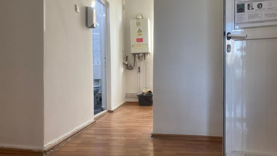 Locatie excelenta! Inchiriere spatiu comercial in Targoviste - centru - Poză 6