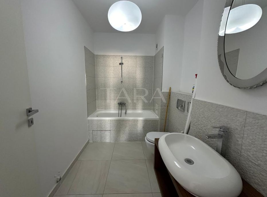 Apartament de 4 Camere cu Terasă Impresionantă, Lângă Iulius Mall - Poză 9