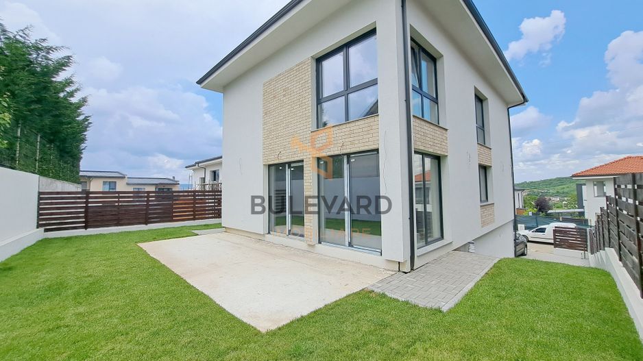 Casa individuala situata la 3 km de centrul orasului! - Poză 1