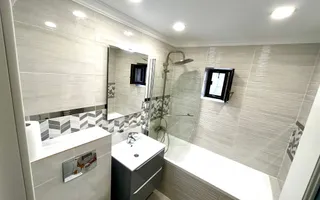 Apartament cu 3 camere, zona Piata Mare. - Poză 11