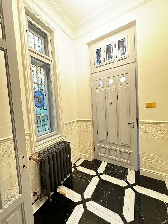 Apartament in vila  - renovat lux , 4 camere - Poză 2