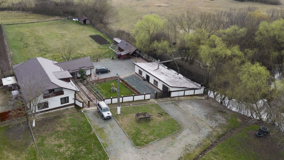 Proprietate imobiliară cu potențial extraordinar! - Poză 57