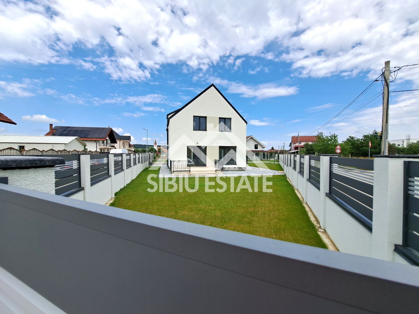 Casa Sibiu Vest, zona Cristian - Poză 1