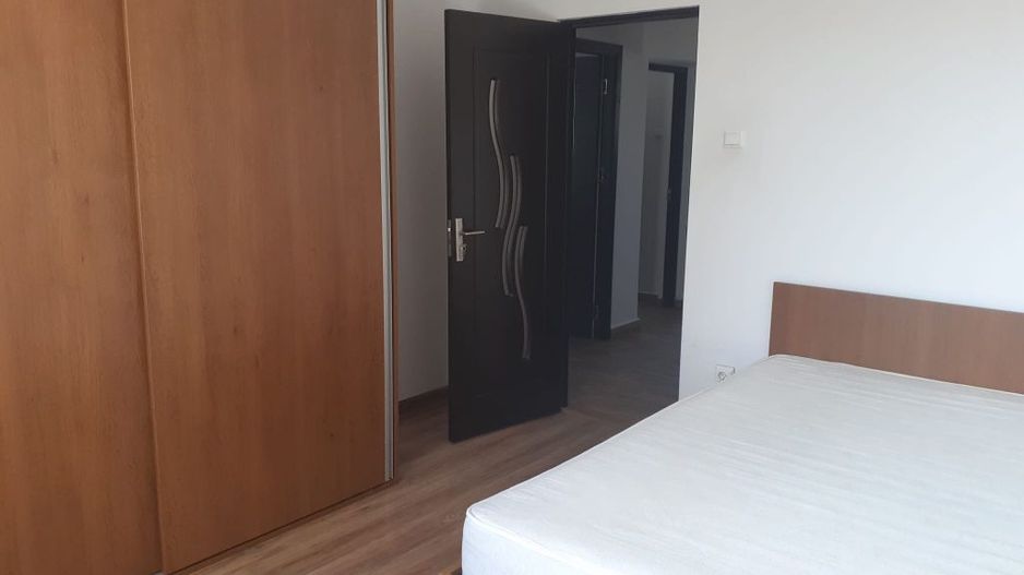 Închiriez apartament cu doua camere - Poză 3