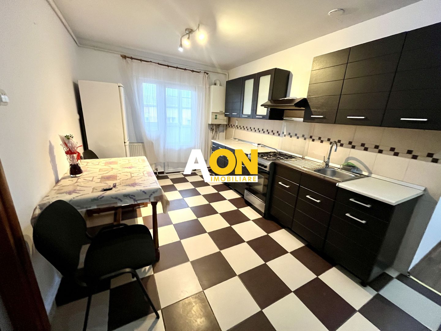 Apartament cu 3 Camere, Decomandat, Zona Tolstoi - Poză 1