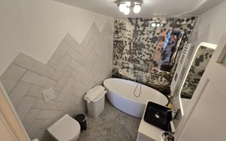 Apartament superb 3 camere zona Ultracentrala - Poză 9