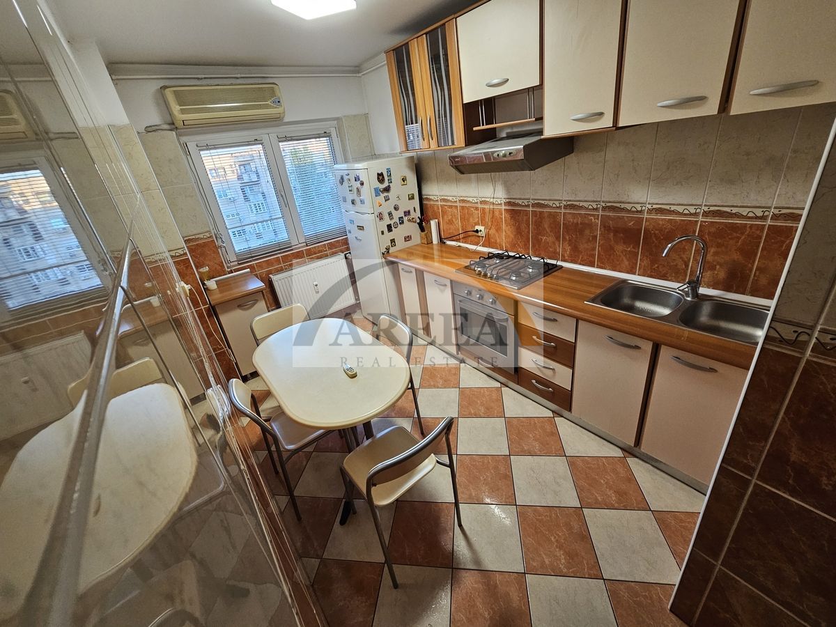 De vanzare - elegant, renovat complet - 3 camere la Calea Vacaresti - Poză 8